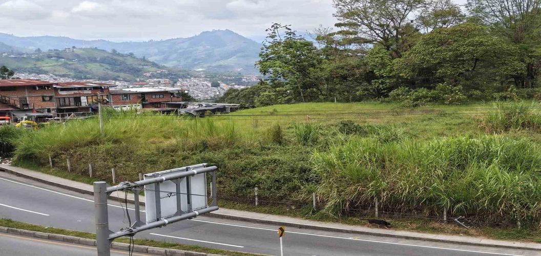 Lote en venta en Avenida Santander, Manizales · foto 2 de 19