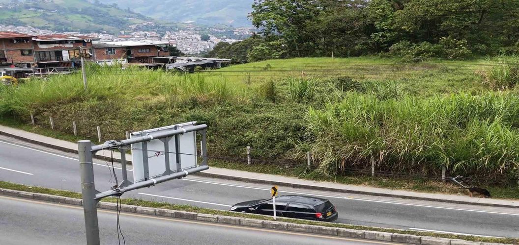 Lote en venta en Avenida Santander, Manizales · foto 4 de 19