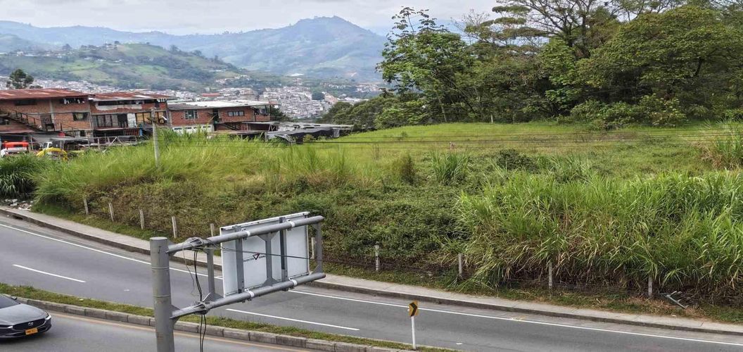 Lote en venta en Avenida Santander, Manizales · foto 6 de 19