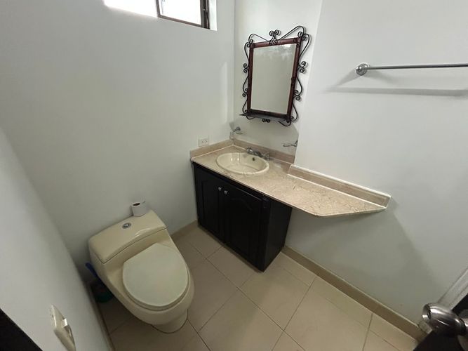 Casa de 4 alcobas en venta en La Julita, Pereira, 300 m² · foto 17 de 24