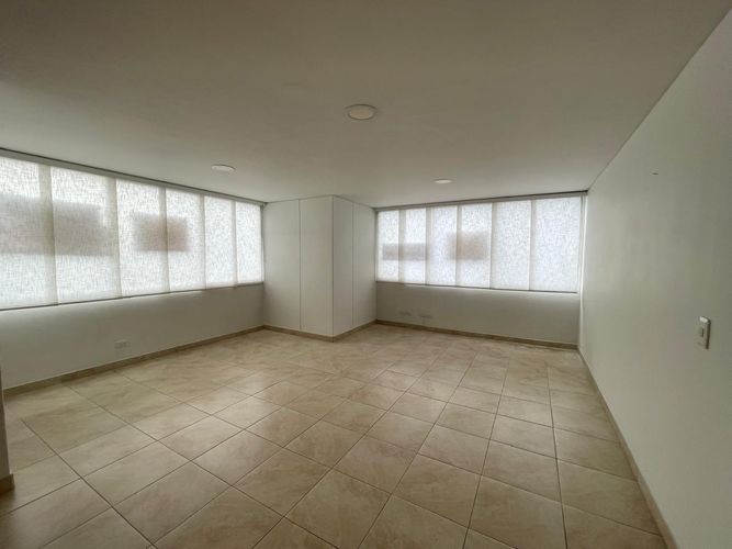 Oficina en venta en El Centro, Manizales, 41 m² · foto 2 de 17