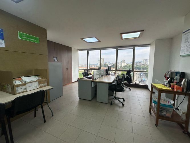 Oficina en arriendo en Avenida Alberto Mendoza, Manizales, 120 m² · foto 2 de 11
