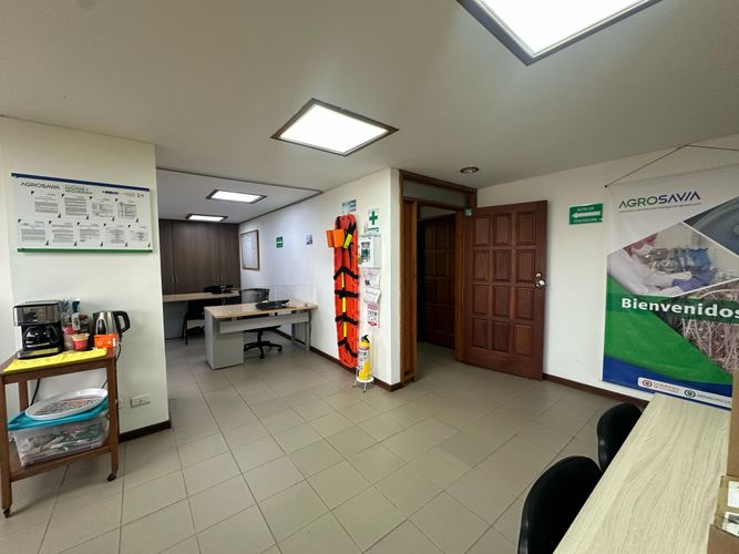 Oficina en arriendo en Avenida Alberto Mendoza, Manizales, 120 m² · foto 3 de 11