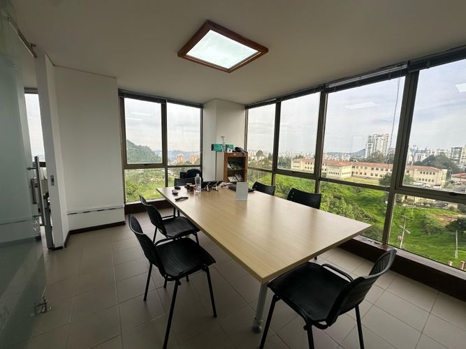 Oficina en arriendo en Avenida Alberto Mendoza, Manizales, 120 m² · foto 6 de 11