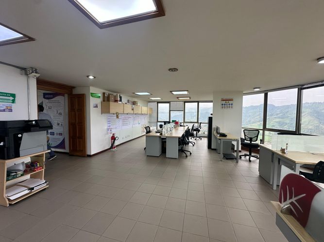 Oficina en arriendo en Avenida Alberto Mendoza, Manizales, 120 m² · foto 11 de 11