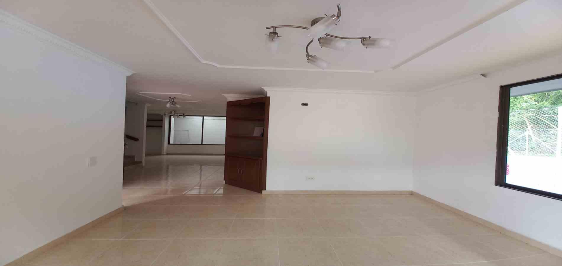 Casa en venta en El Dorado, Pereira · foto 4 de 24