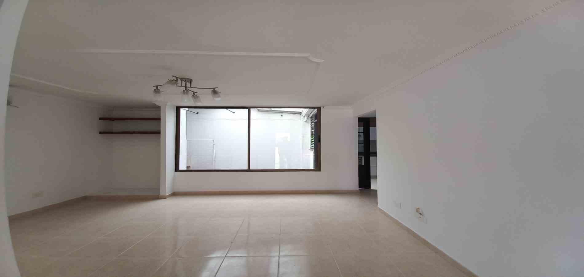Casa en venta en El Dorado, Pereira · foto 5 de 24