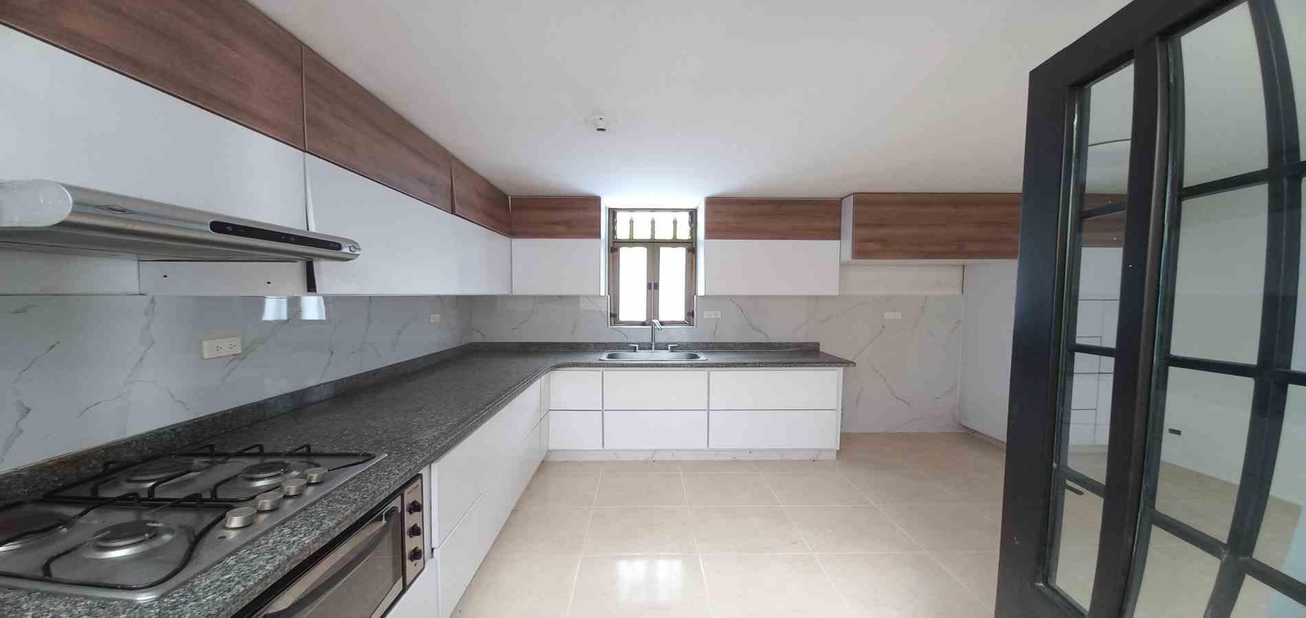 Casa en venta en El Dorado, Pereira · foto 12 de 24