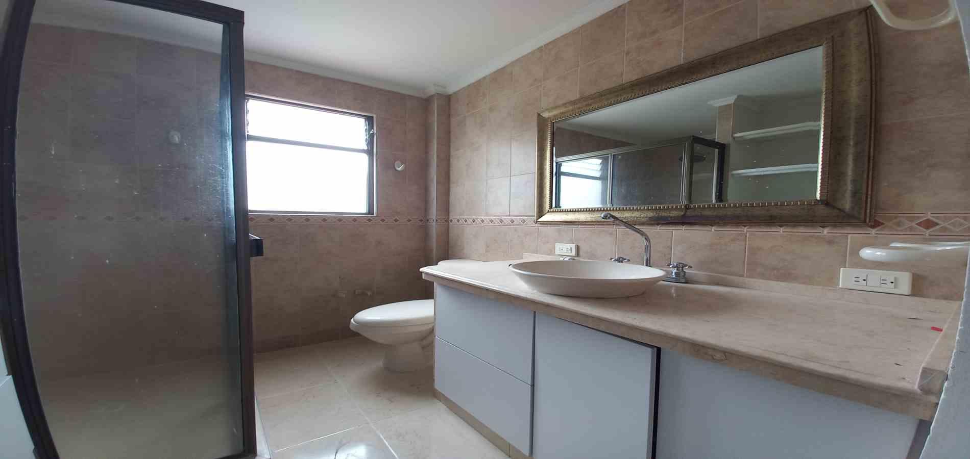 Casa en venta en El Dorado, Pereira · foto 17 de 24