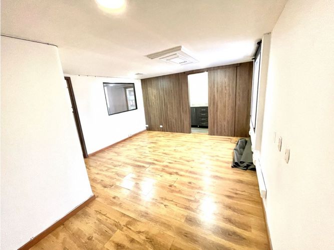 Oficina en arriendo en Alejandría, Medellín, 80 m² · foto 2 de 12