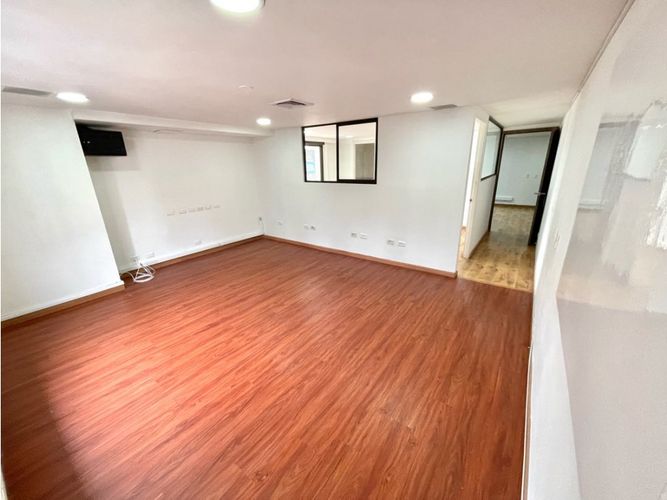Oficina en arriendo en Alejandría, Medellín, 80 m² · foto 11 de 12