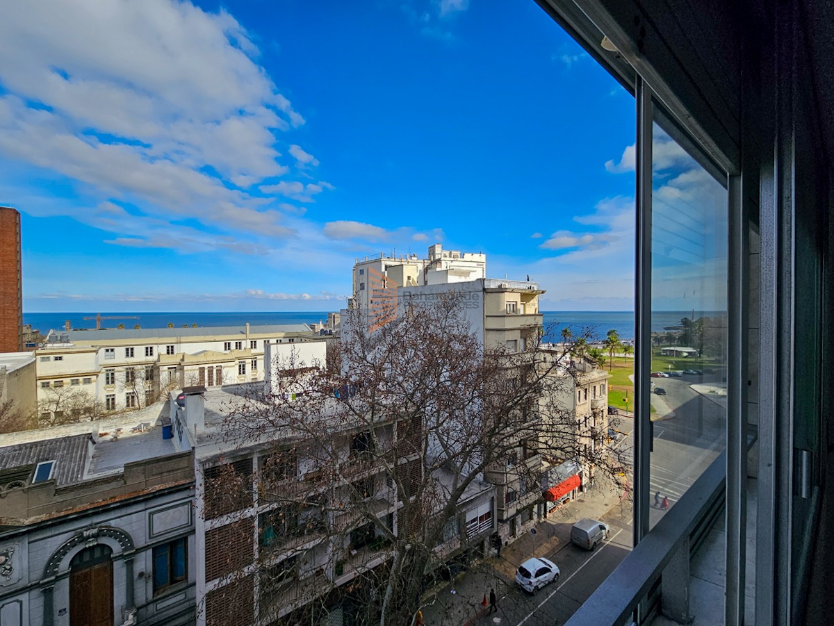 Apartamento piso 7, dos dormitorios con cochera