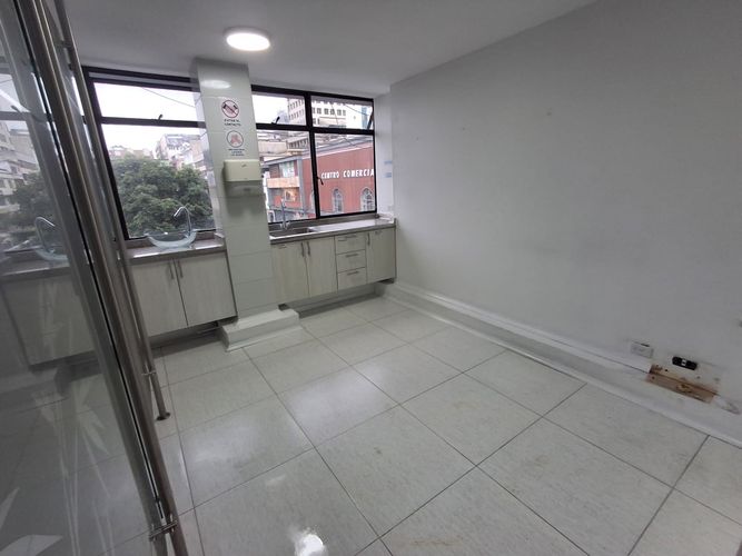 Consultorio en arriendo en El Centro, Manizales, 30 m² · foto 4 de 10