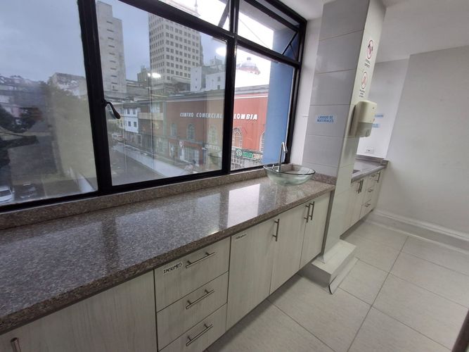 Consultorio en arriendo en El Centro, Manizales, 30 m² · foto 7 de 10