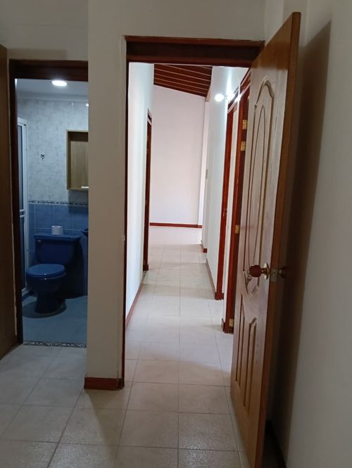 Apartamento de 3 alcobas en venta en Entreamigos, Sabaneta, 65 m² · foto 9 de 24