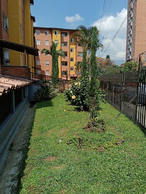 Apartamento de 3 alcobas en venta en Entreamigos, Sabaneta, 65 m² · foto 14 de 24