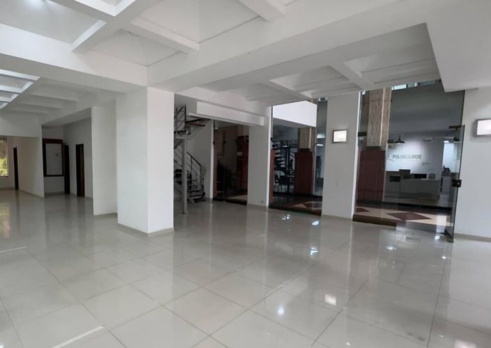 Local en arriendo en El Poblado, Medellín, 260 m² · foto 6 de 16