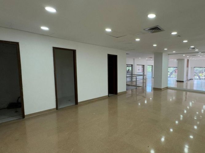 Local en arriendo en El Poblado, Medellín, 260 m² · foto 16 de 16