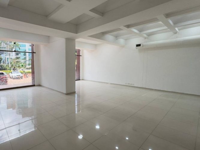 Local en arriendo en El Poblado, Medellín, 260 m² · foto 3 de 16
