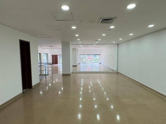 Local en arriendo en El Poblado, Medellín, 260 m² · foto 9 de 16