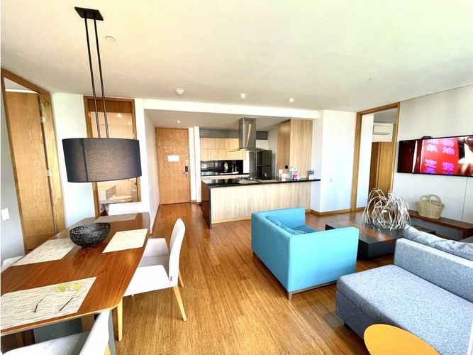 Apartamento en arriendo en Los Naranjos, Medellín, 84 m² · foto 3 de 24