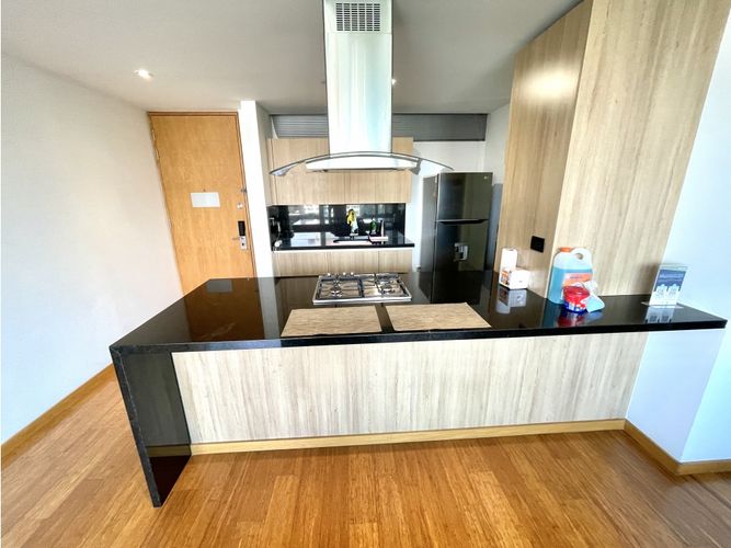 Apartamento en arriendo en Los Naranjos, Medellín, 84 m² · foto 6 de 24