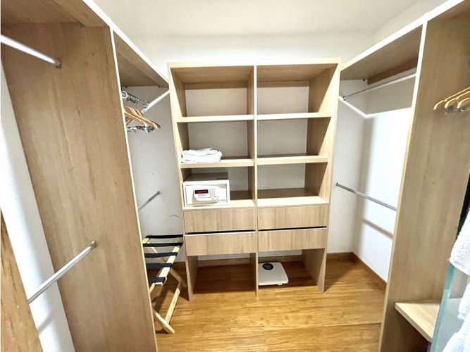 Apartamento en arriendo en Los Naranjos, Medellín, 84 m² · foto 13 de 24