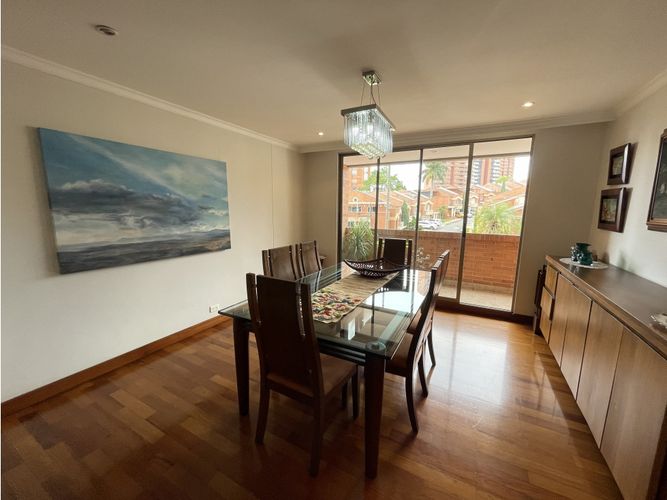 Apartamento de 4 alcobas en venta en El Tesoro, Medellín, 240 m² · foto 2 de 24