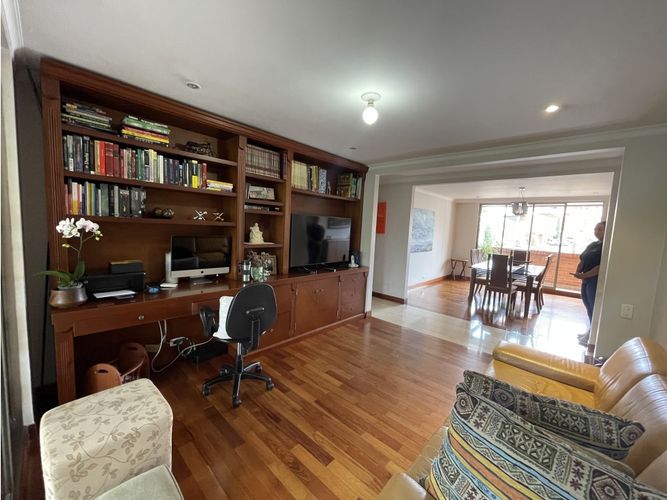 Apartamento de 4 alcobas en venta en El Tesoro, Medellín, 240 m² · foto 5 de 24