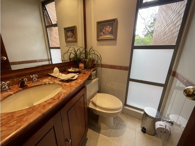 Apartamento de 4 alcobas en venta en El Tesoro, Medellín, 240 m² · foto 15 de 24