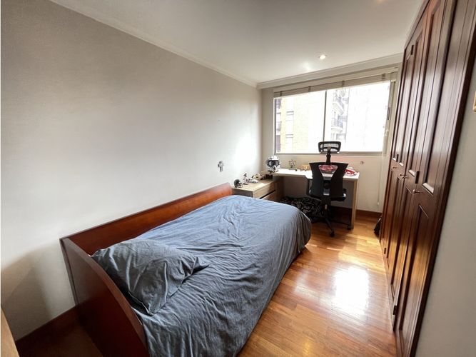 Apartamento de 4 alcobas en venta en El Tesoro, Medellín, 240 m² · foto 16 de 24