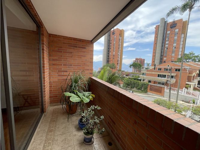 Apartamento de 4 alcobas en venta en El Tesoro, Medellín, 240 m² · foto 21 de 24