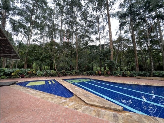 Apartamento de 4 alcobas en venta en El Tesoro, Medellín, 240 m² · foto 23 de 24