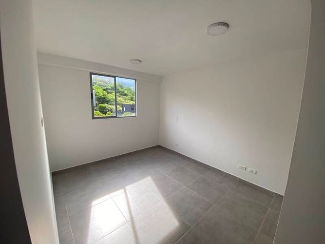 Apartamento de 3 alcobas en venta en Bellavista, Bello, 65 m² · foto 5 de 10