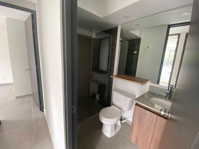 Apartamento de 3 alcobas en venta en Bellavista, Bello, 65 m² · foto 7 de 10