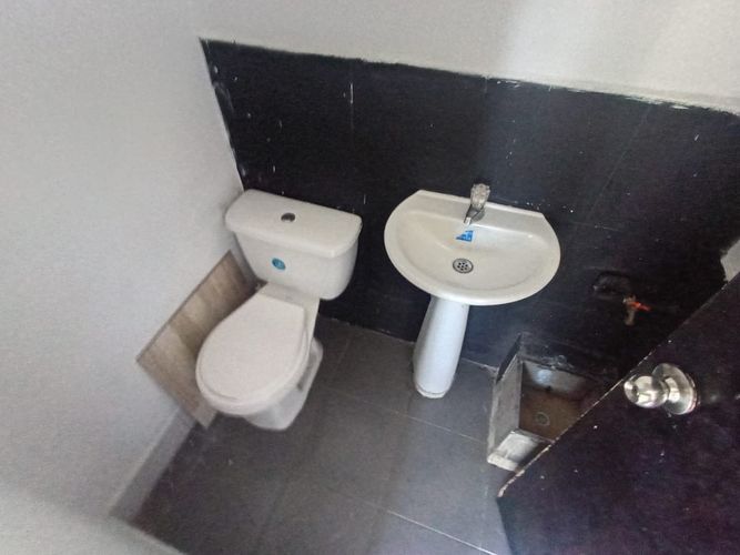 Local en arriendo en La Castellana, Medellín, 18 m² · foto 8 de 9