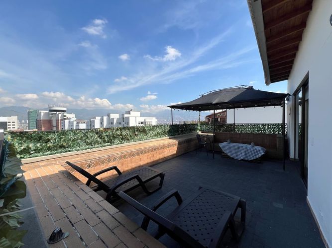 Apartamento de 3 alcobas en arriendo en El Poblado, Medellín, 400 m² · foto 20 de 20