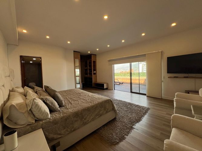 Apartamento de 3 alcobas en arriendo en El Poblado, Medellín, 400 m² · foto 9 de 20