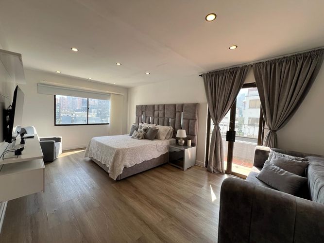 Apartamento de 3 alcobas en arriendo en El Poblado, Medellín, 400 m² · foto 10 de 20