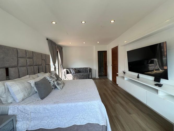 Apartamento de 3 alcobas en arriendo en El Poblado, Medellín, 400 m² · foto 11 de 20