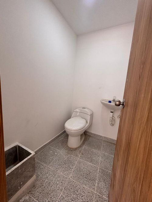 Local en arriendo en Restrepo Naranjo, Sabaneta, 80 m² · foto 5 de 8
