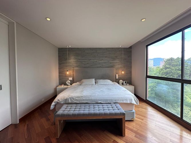 Apartamento de 3 alcobas en arriendo en El Poblado, Medellín, 212 m² · foto 7 de 18