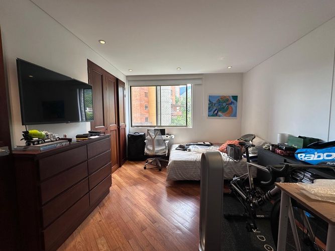 Apartamento de 3 alcobas en arriendo en El Poblado, Medellín, 212 m² · foto 11 de 18