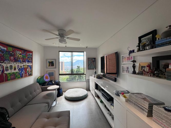 Apartamento de 3 alcobas en arriendo en El Poblado, Medellín, 212 m² · foto 2 de 18