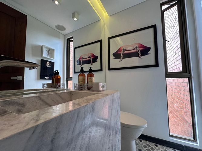 Apartamento de 3 alcobas en arriendo en El Poblado, Medellín, 212 m² · foto 16 de 18