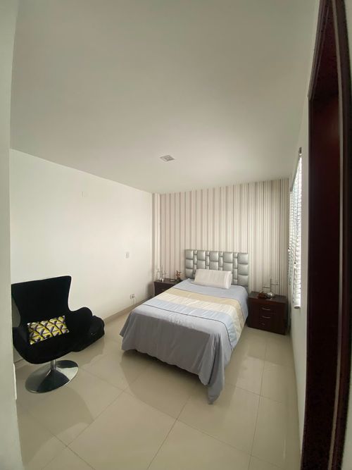 Casa de 5 alcobas en venta en Cr. La Florida Et. Ii, Ibagué, 370 m² · foto 2 de 21