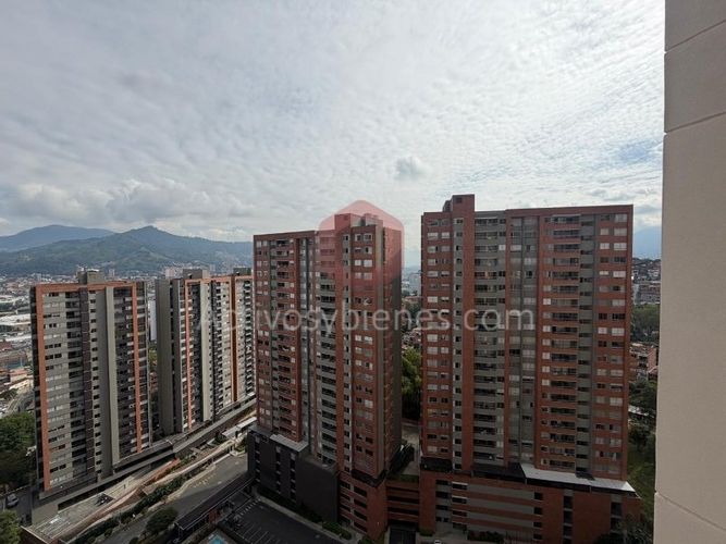 Apartamento de 3 alcobas en venta en Las Lomitas, Sabaneta, 62 m² · foto 5 de 24