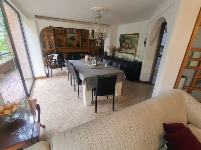 Apartamento de 3 alcobas en venta en Los Balsos, Medellín, 185 m² · foto 4 de 17