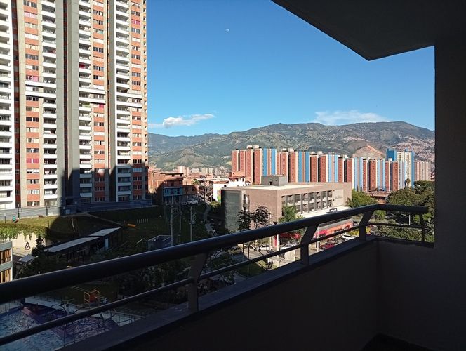Apartamento de 3 alcobas en venta en Bellavista, Bello, 58 m² · foto 16 de 18