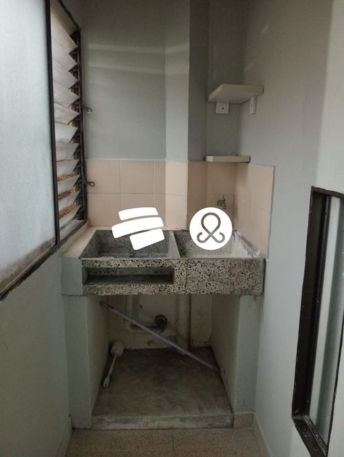 Casa en venta en Zona Industrial No. 1, Itagüí · foto 3 de 17